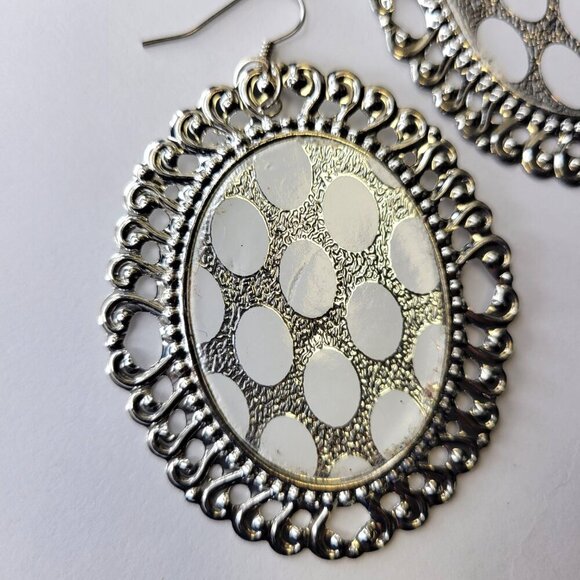 Silver and White Oval Earrings Gold Filigree Earring Oval Glitter Light Earrings - Picture 3 of 5